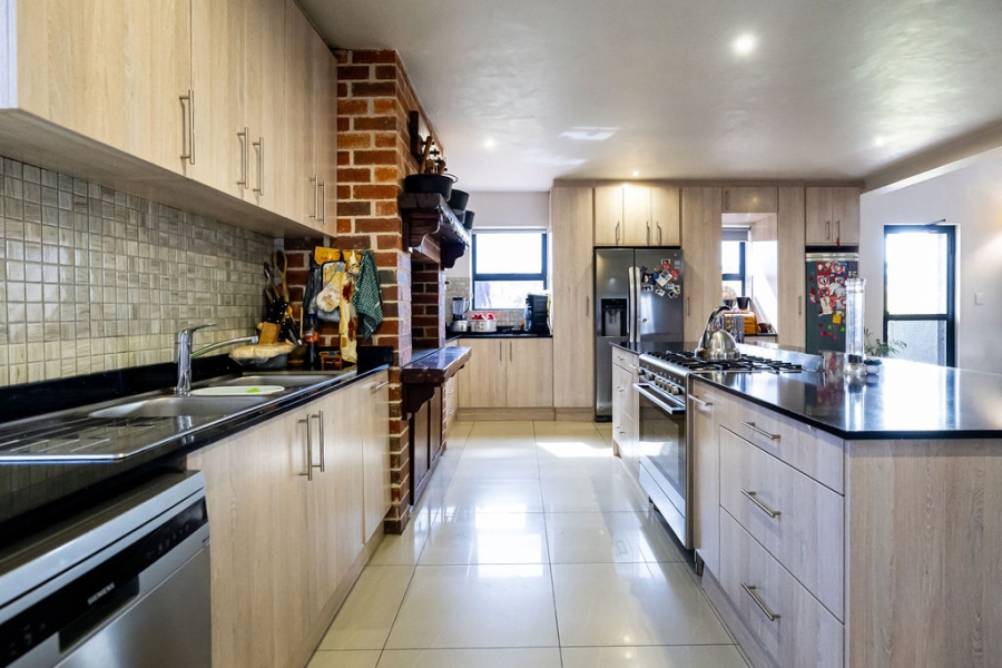 6 Bedroom Property for Sale in Stellenbosch Farms Western Cape